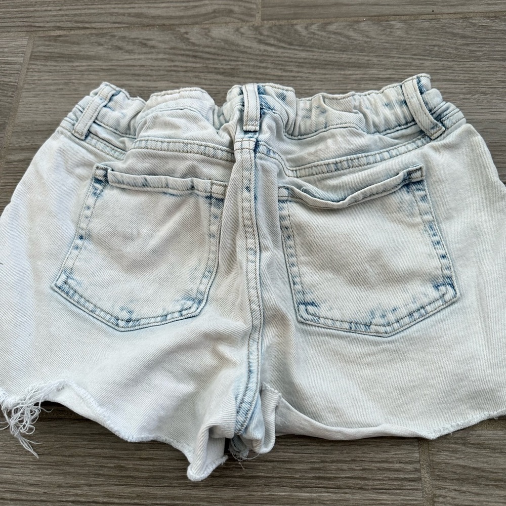 Lightwash Adjustable Waist Short Mini Distressed Shorts with Pockets - Picture 3 of 8